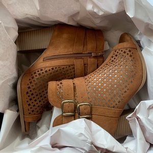 Torrid Perforated Stacked Shootie / Bootie Sz 7.5W in Cognac